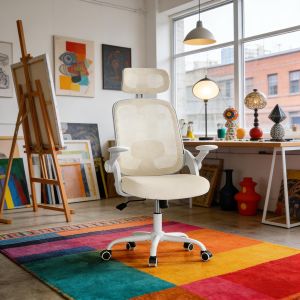 Silla oficina ergonómica beige con reposacabezas y brazos 3d
