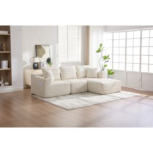 Sofá en l modular de chenilla beige con bolsillos laterales y brazos anchos