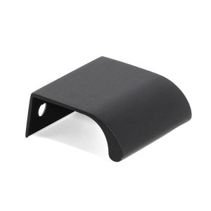 Tirador aluminio ona acabado negro cepillad dist. 32mm.