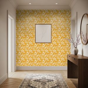 Papel floral diseño botánico hojas blancas fondo mostaza 60cm por 250cm