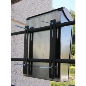 Arregui c-015 kit de fijación para buzones en vallas o verjas