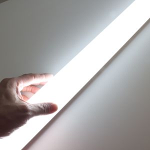 Luminaria LED lineal 120cm 36w 4500lm 6000k frío difusor mate