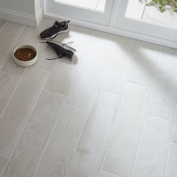 Suelo porcelánico pino blanco 20x80cm C1 
