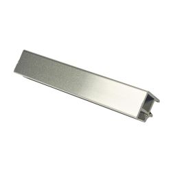 Unión rinconera de aluminio para zócalo