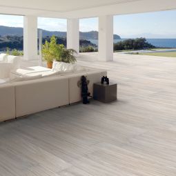 Suelo porcelánico gran formato madera gris 22,5x90cm C3 Natura
