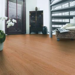Suelo laminado roble 7mm AC5 Reverte