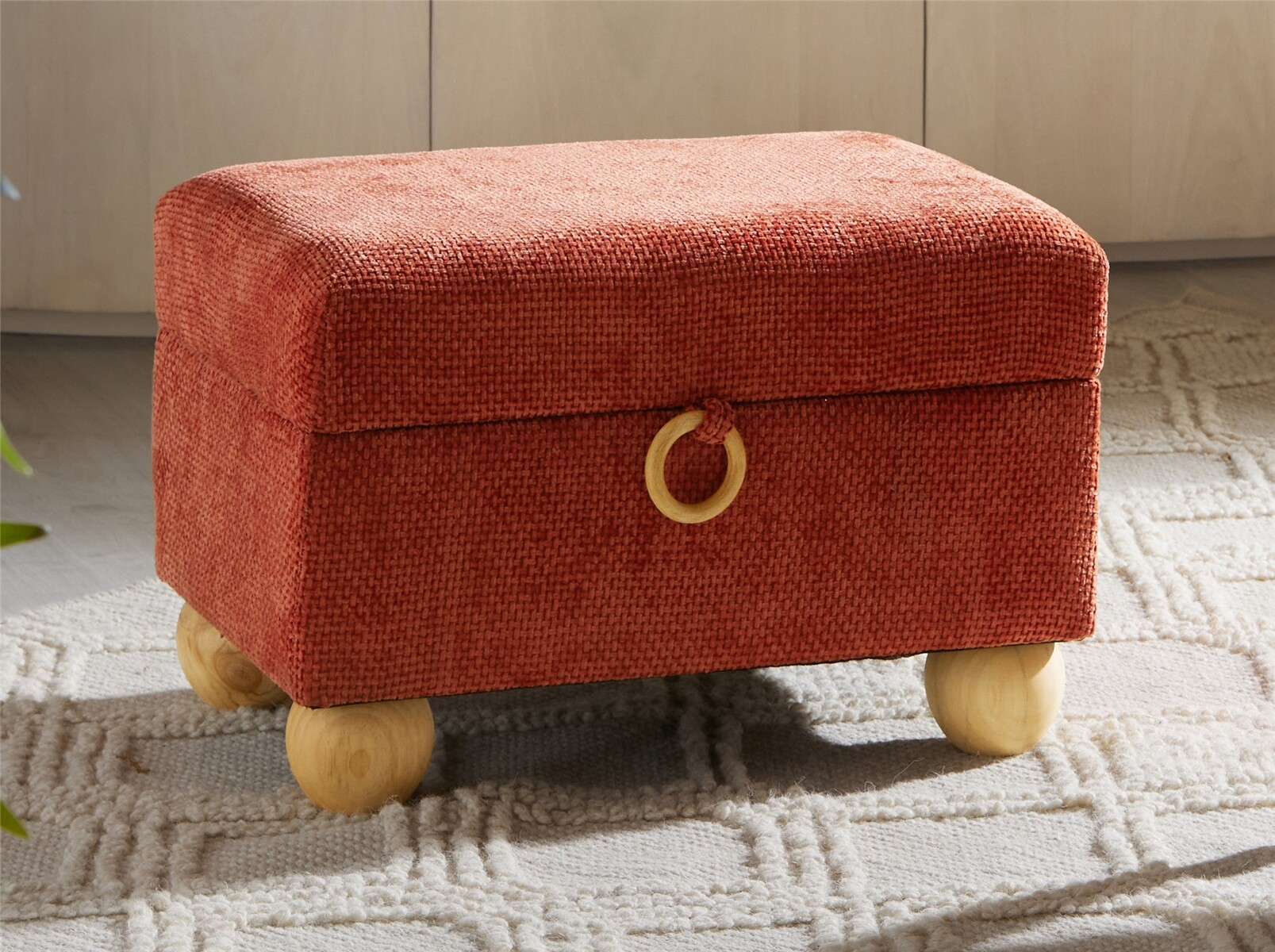 Banqueta lukman chenilla gruesa roja 33 cms. 49x33x33 cms